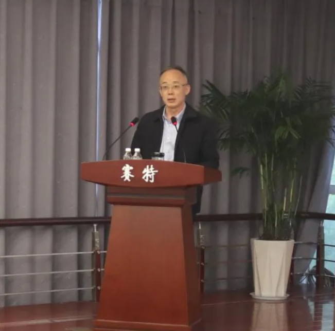 院紀(jì)委陳亮?xí)浀劫愄毓局v專題黨課